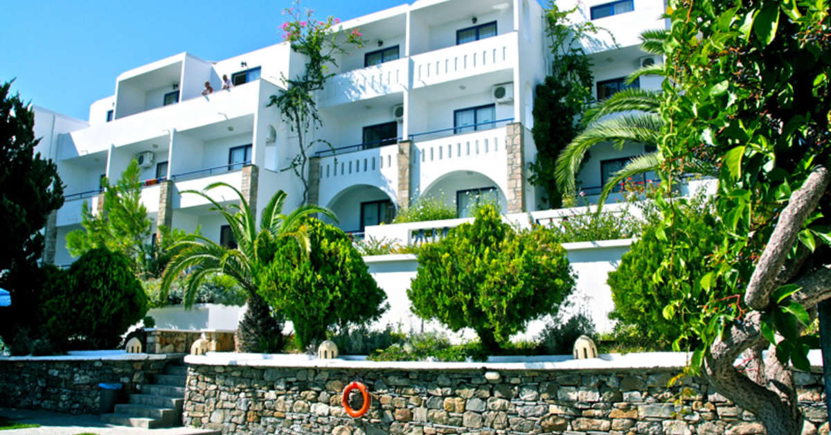 Een foto van de buitenkant van Ekaterini Hotel