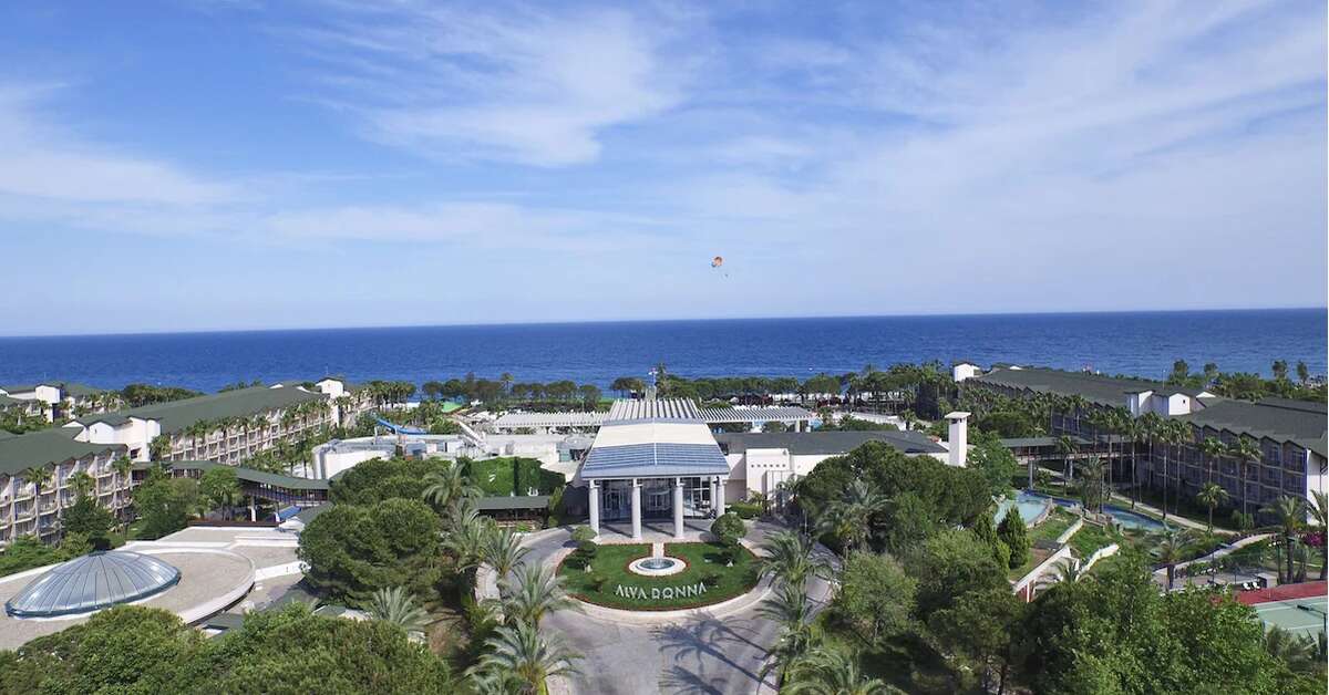 Een foto van de buitenkant van Dobedan World Palace Kemer
