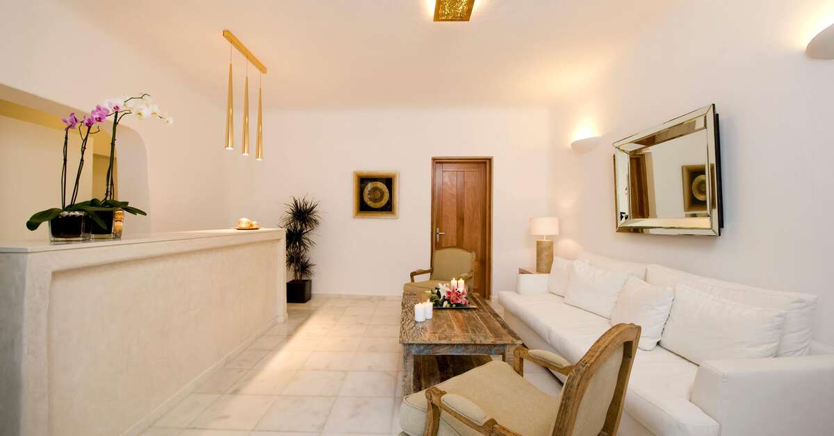 Een foto van het interieur van Gold Suites Hotel