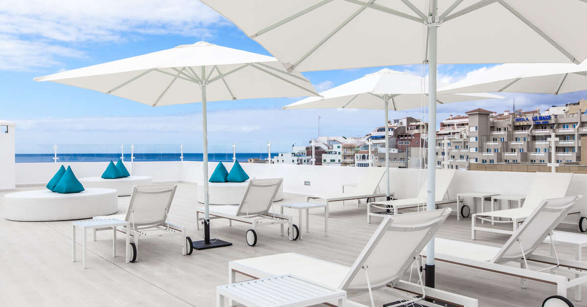 Een foto van het terras bij Blue Sea Hotel Lagos de Cesar