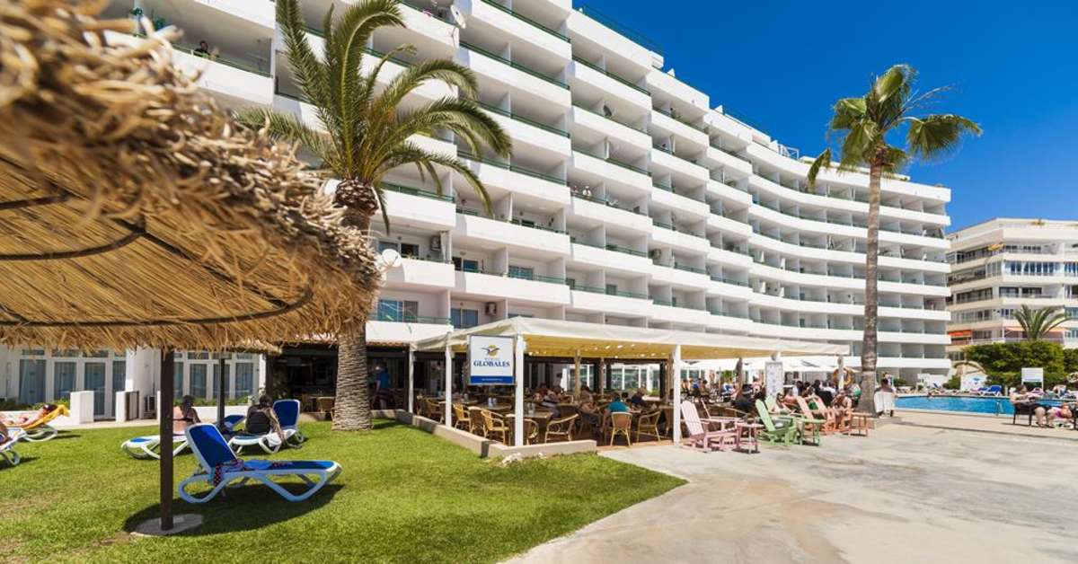 Een foto van de buitenkant van Globales Verdemar Appartementen