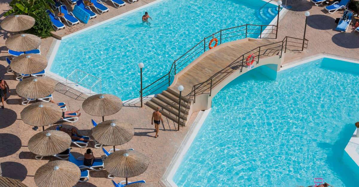 Ein Foto vom Pool im Olympos Beach Resort