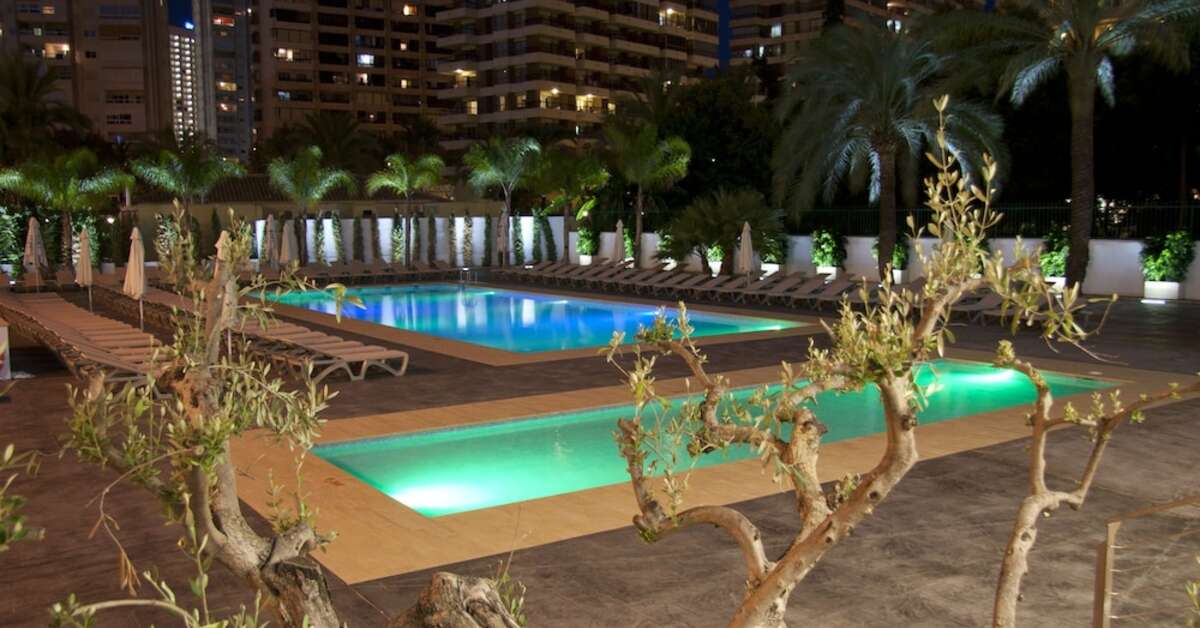 Ein Foto vom Pool im Flash Hotel