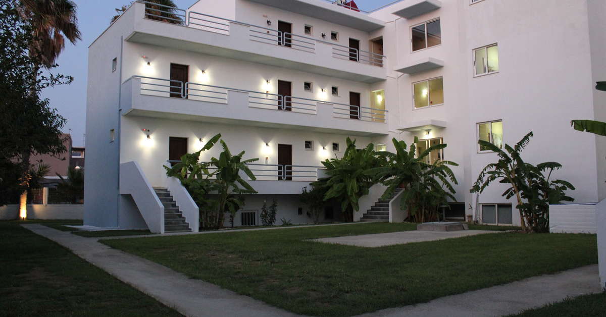 Ein Foto von der Außenansicht des Elga Apartments