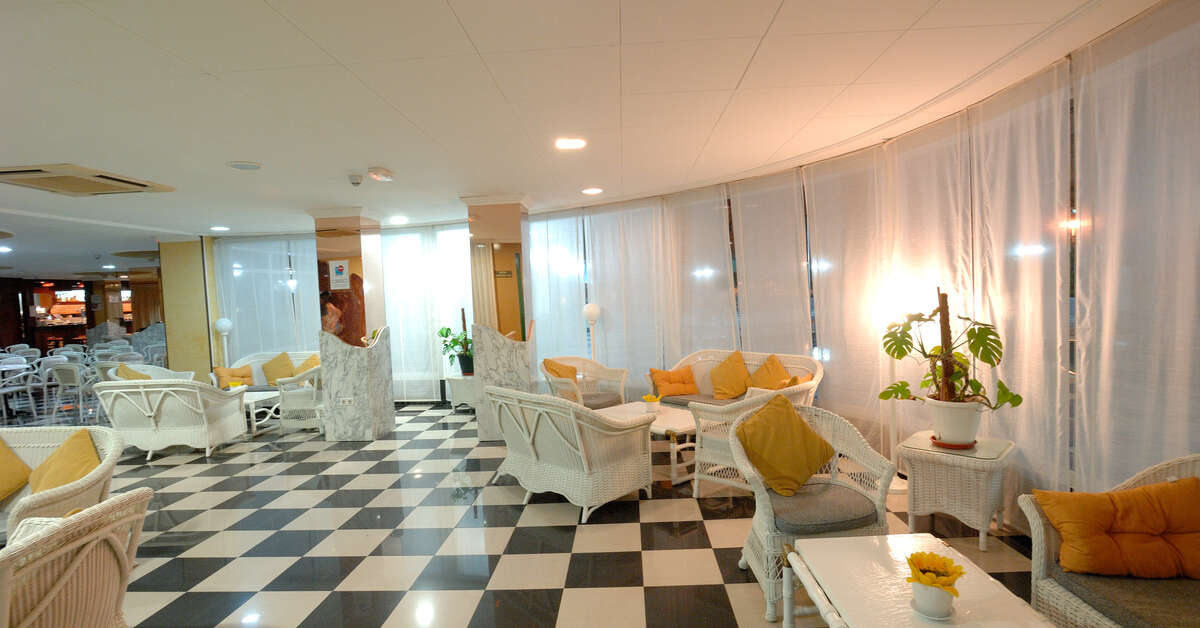 Een foto van het interieur van Hotel Santa Monica Playa