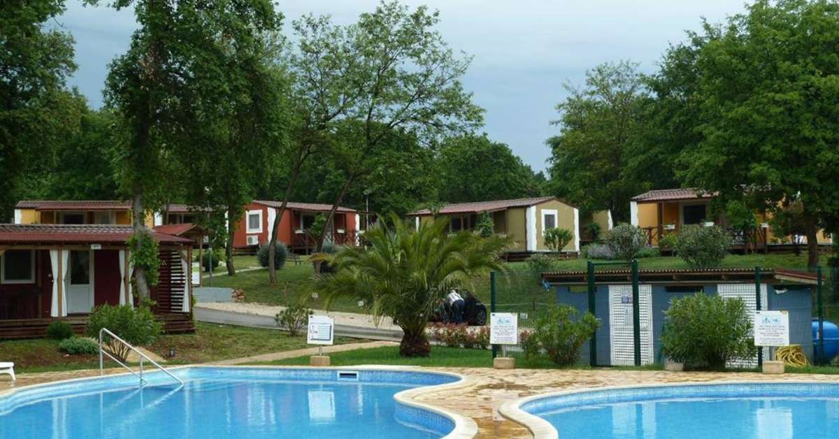 Een foto van het zwembad bij Aminess Planet Camping Holidays Homes & Resort Maravea