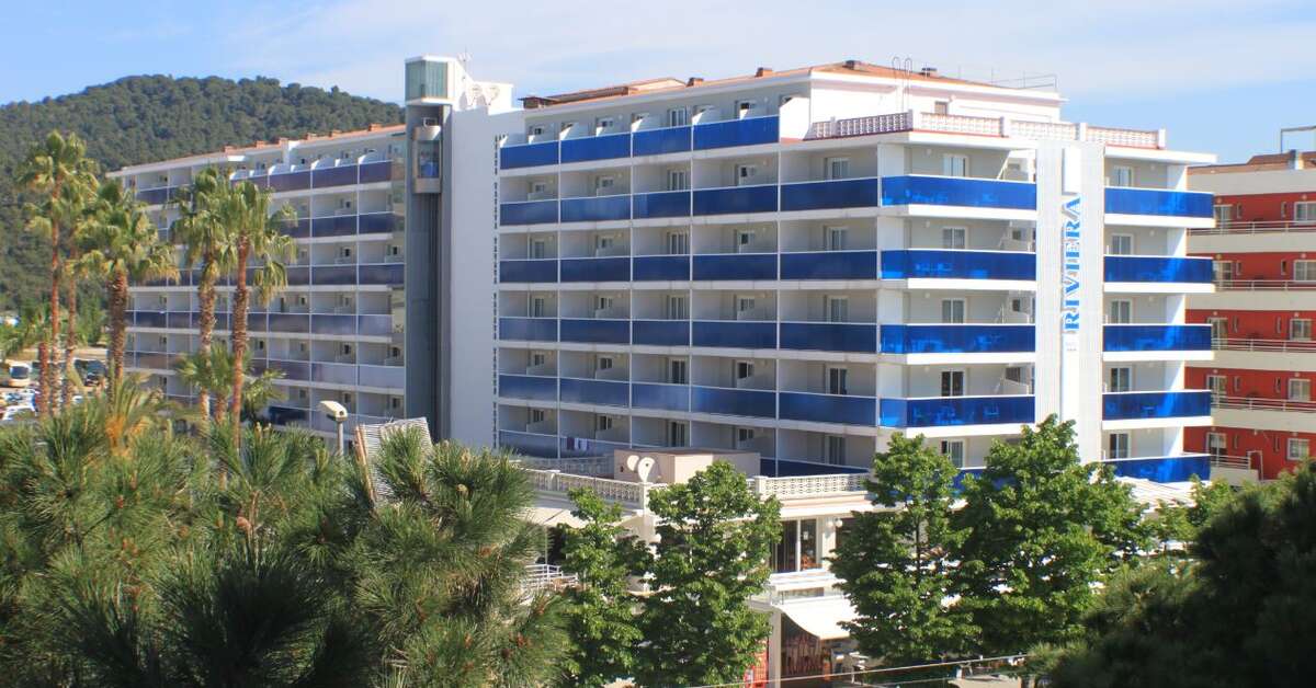 Ein Foto von der Außenansicht des Hotel Riviera