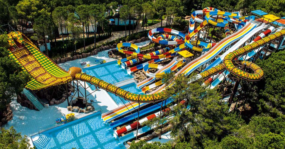 Een foto van het zwembad bij Nirvana Mediterranean Excellence