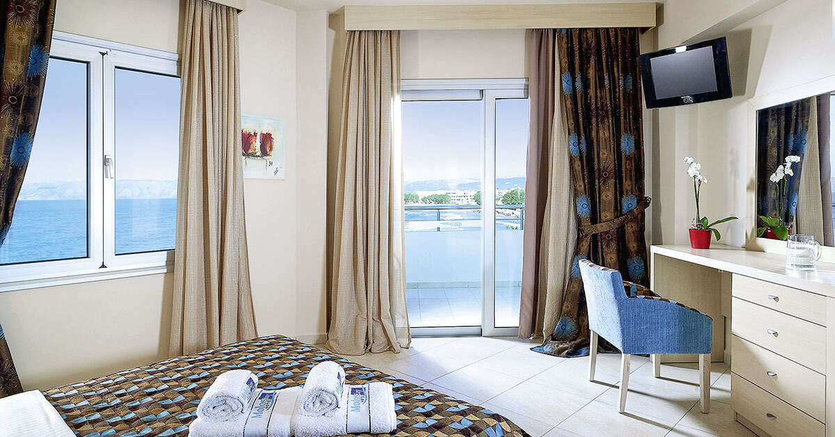 Ein Foto Molos Bay Hotel