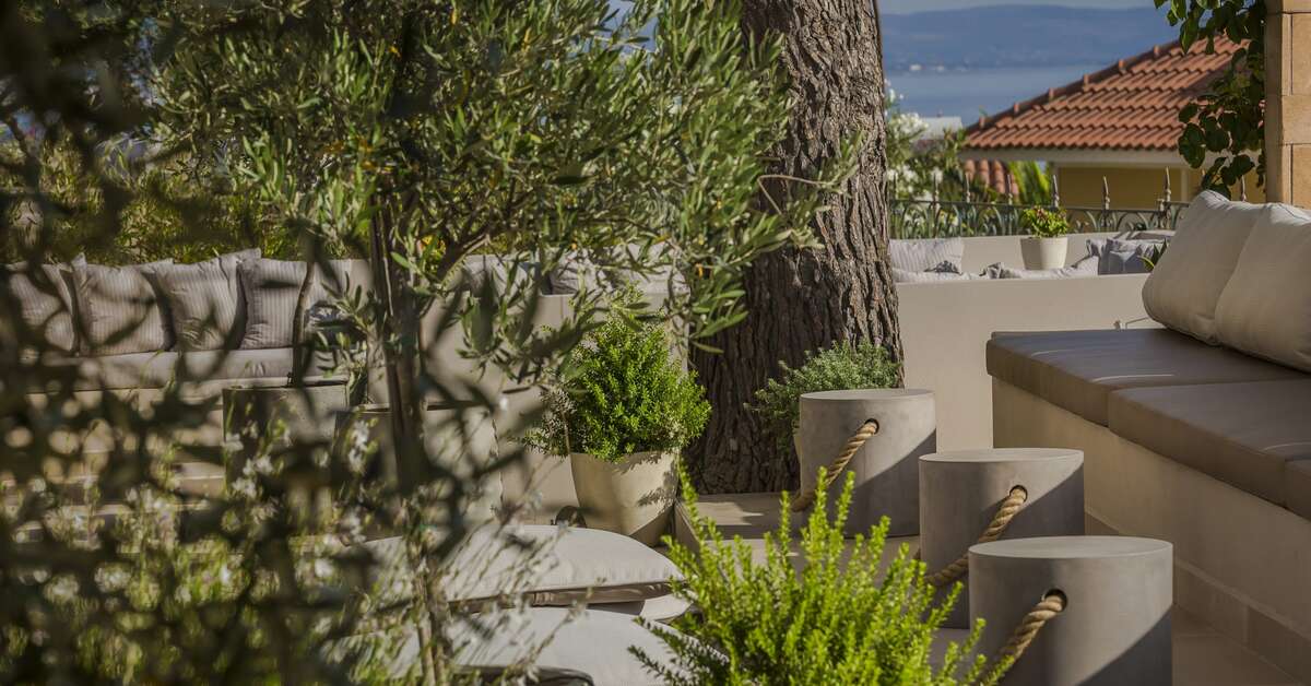 Een foto van het terras bij Thalassa Boutique Hotel