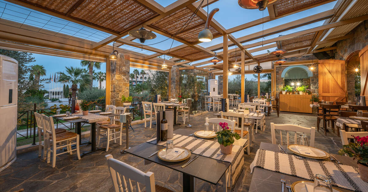 Een foto van het terras bij Royal & Imperial Belvedere Resort