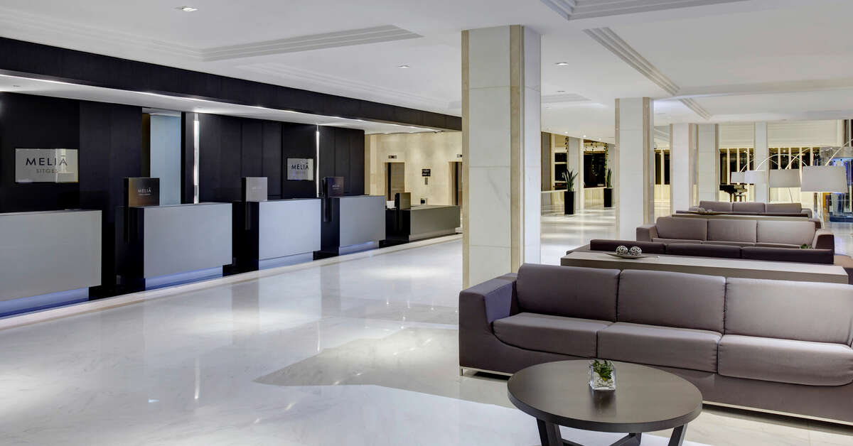 Een foto van het interieur van Melia Sitges
