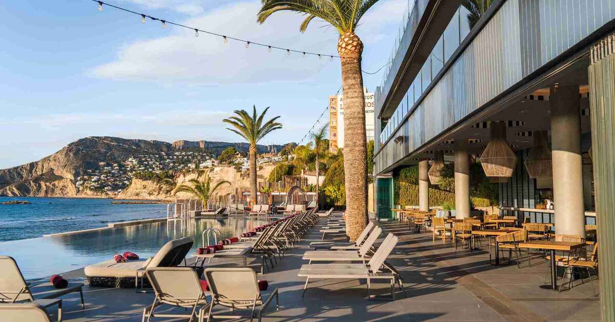 Een foto van het terras bij Solymar Gran Hotel