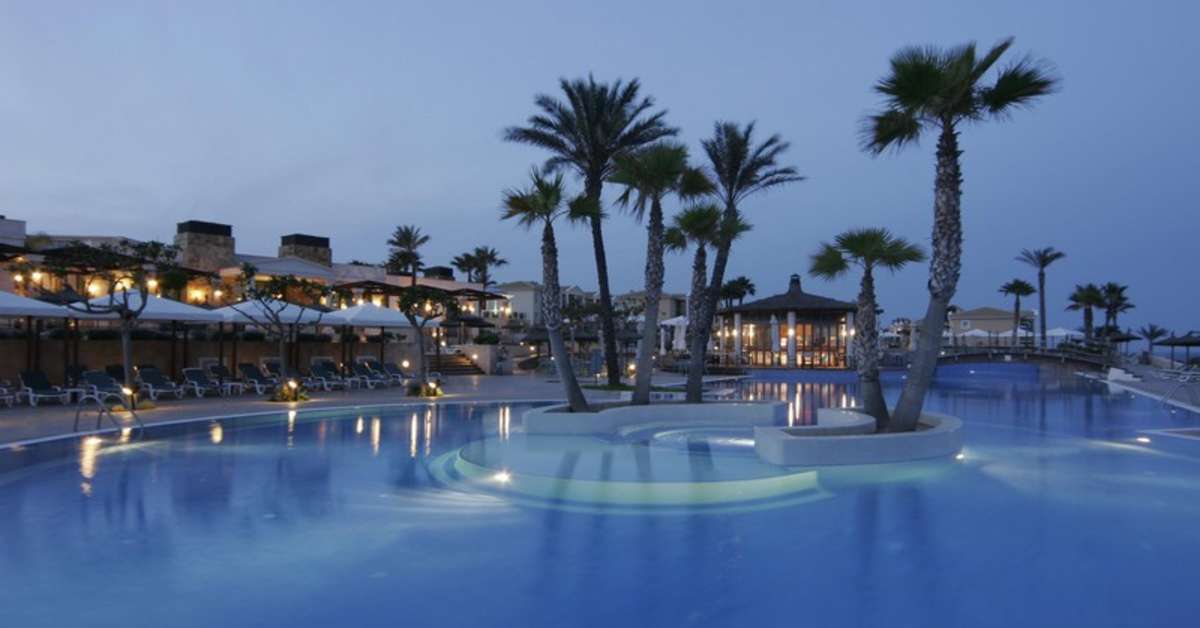 Een foto van het zwembad bij Insotel Club Punta Prima