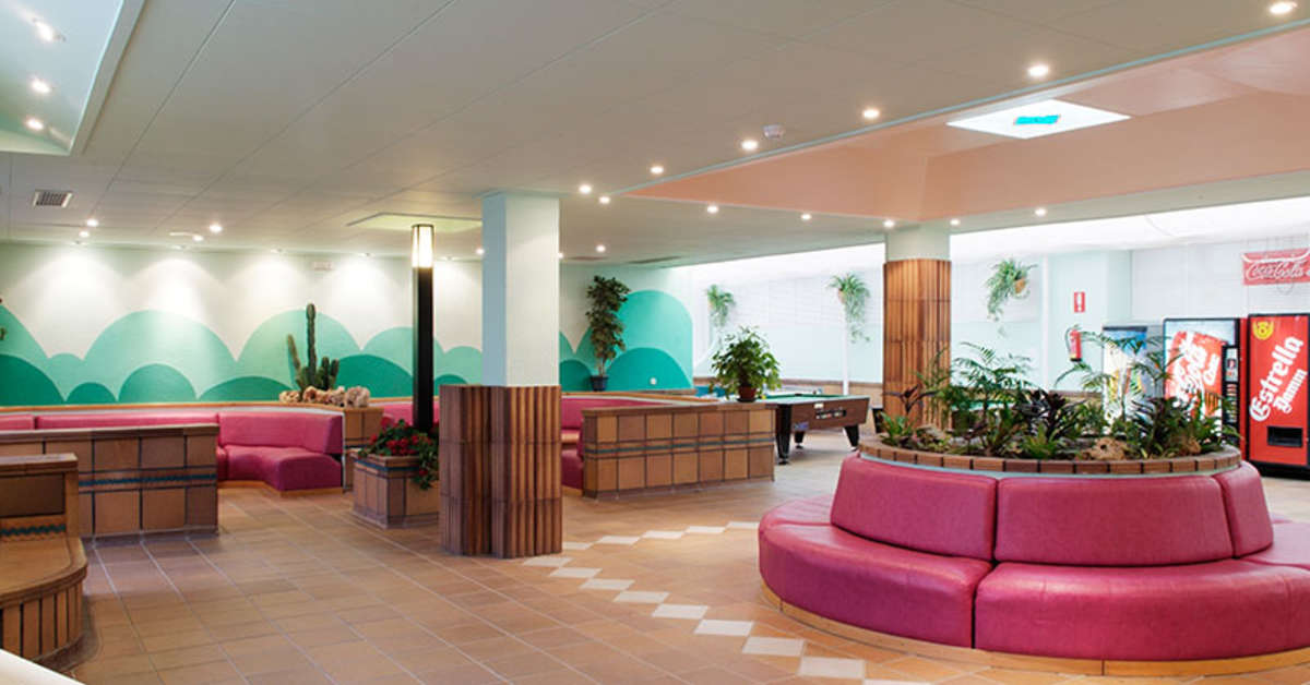 Een foto van het interieur van Checkin Garbi Hotel