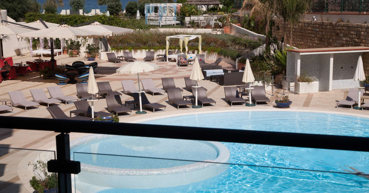 Ein Foto vom Pool im Cefalu Sea Palace