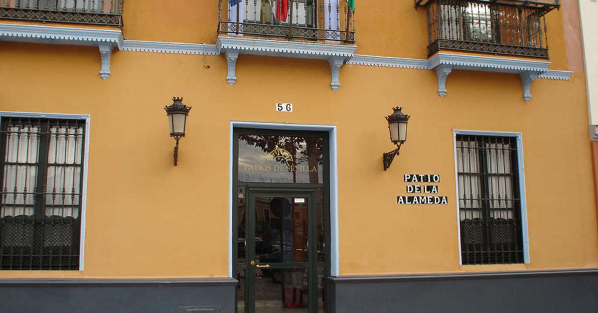 Een foto van de buitenkant van Patio de la Alameda