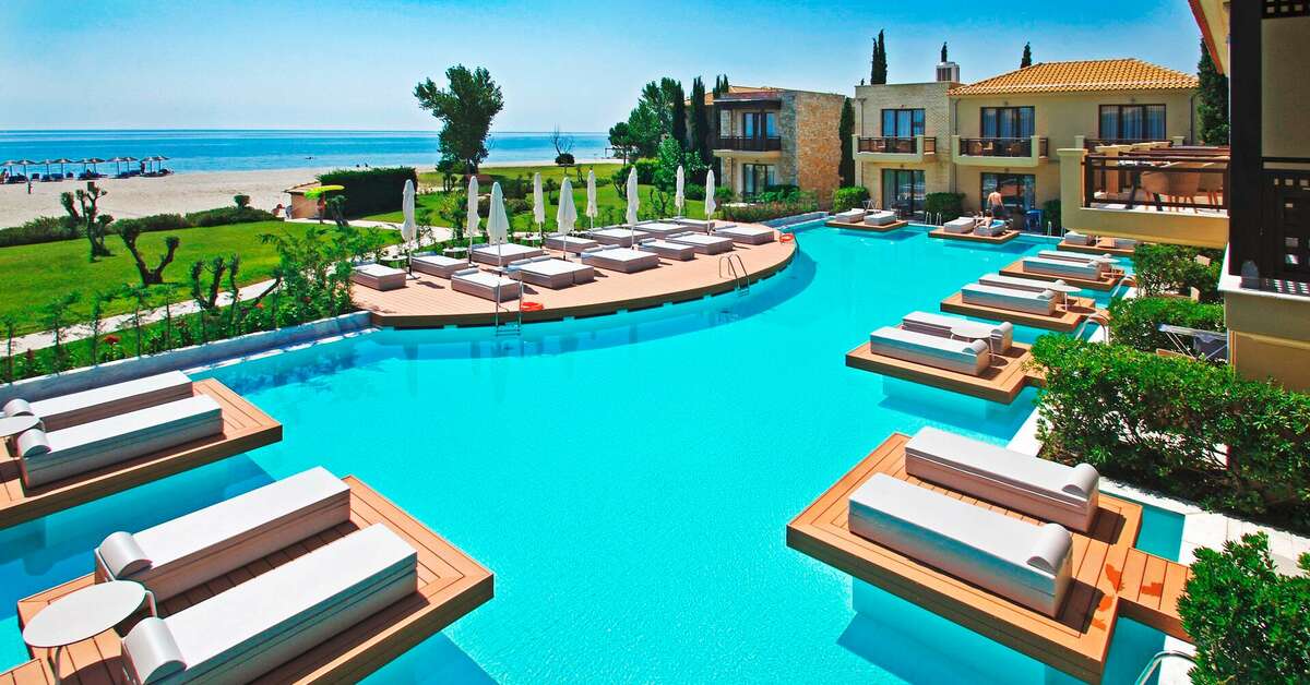 Een foto van een overzicht van Mediterranean Village Hotel & Spa