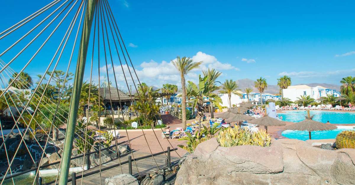 Een foto van het zwembad bij HL Aparthotel Paradise Island