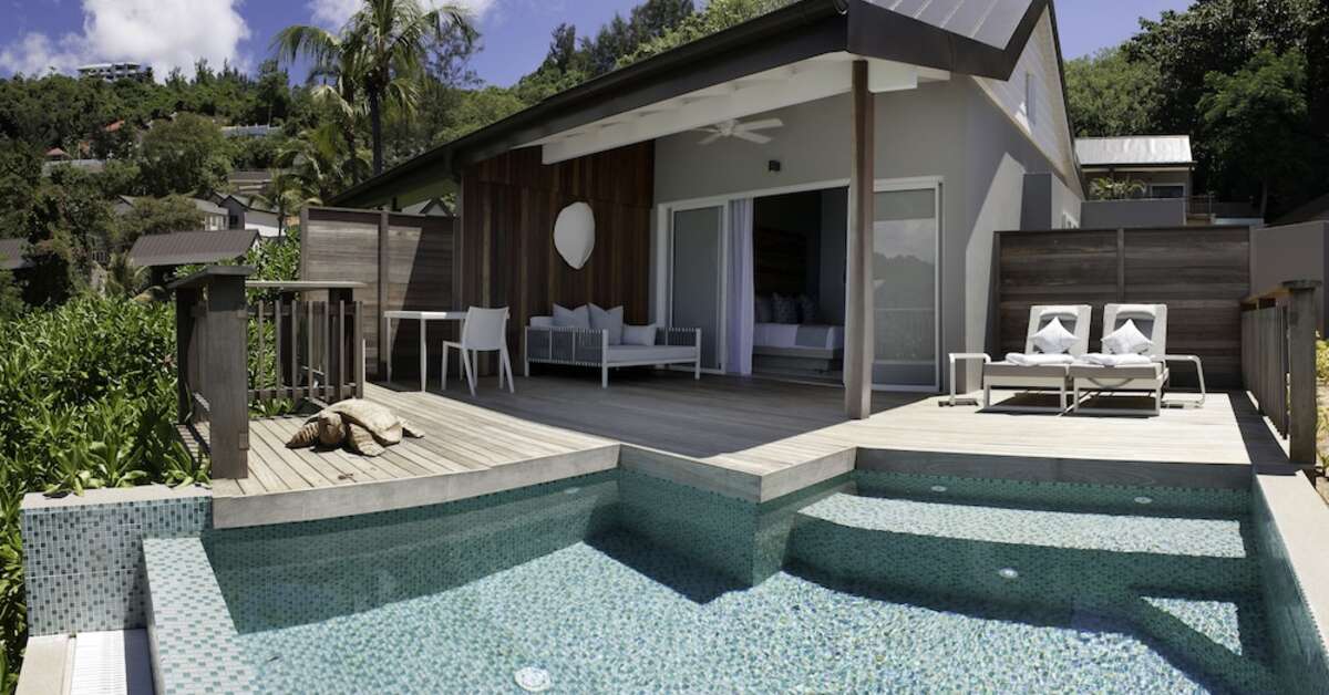 Een foto van het zwembad bij Carana Beach Hotel