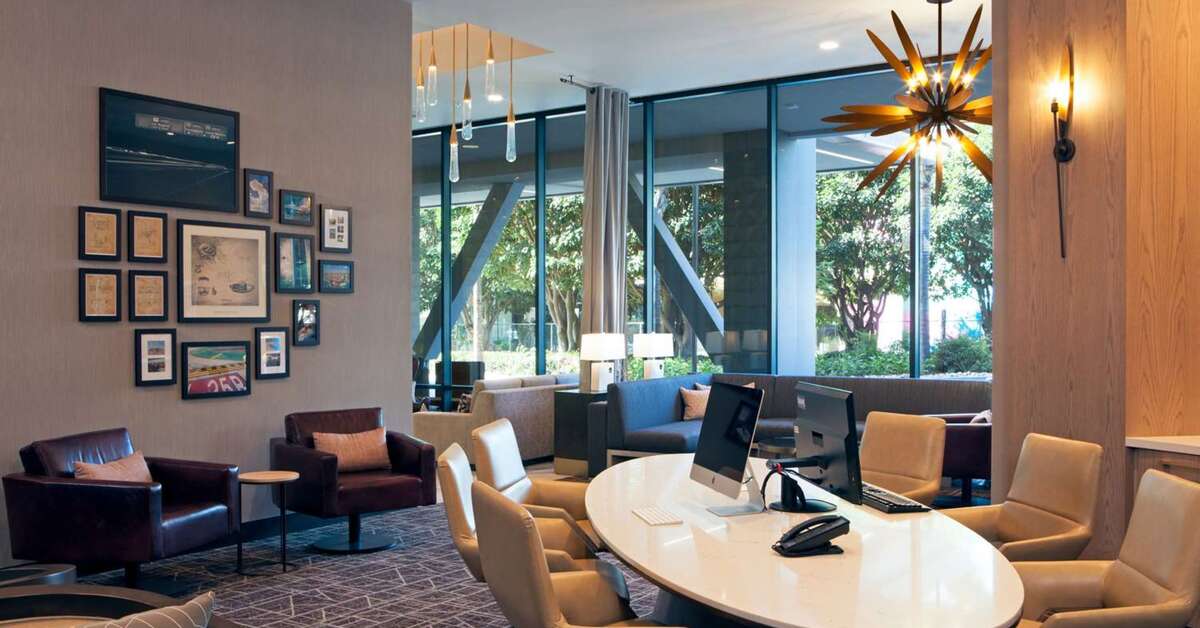 Een foto van H Hotel Los Angeles Curio Collection by Hilton