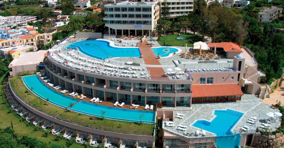 Een foto van het zwembad bij Leptos Panorama Hotel
