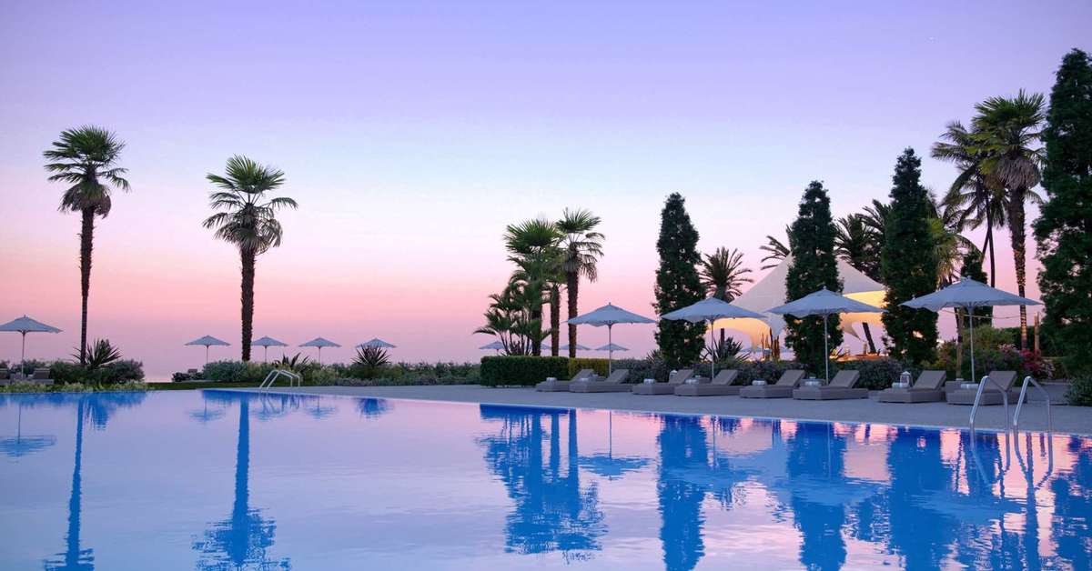 Een foto van het zwembad bij Ikos Andalusia