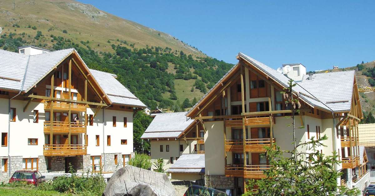 Een foto van de buitenkant van Les Chalets du Galibier
