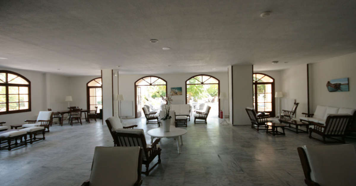 Een foto van het interieur van Theodorou Beach Hotel