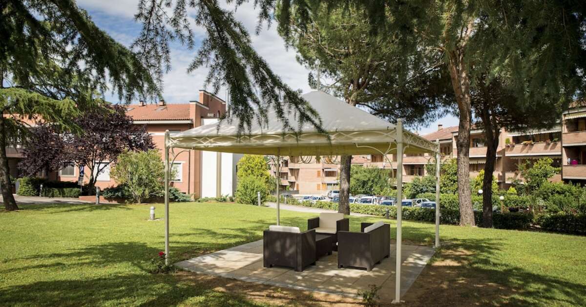 Een foto van het terras bij Hotel Executive