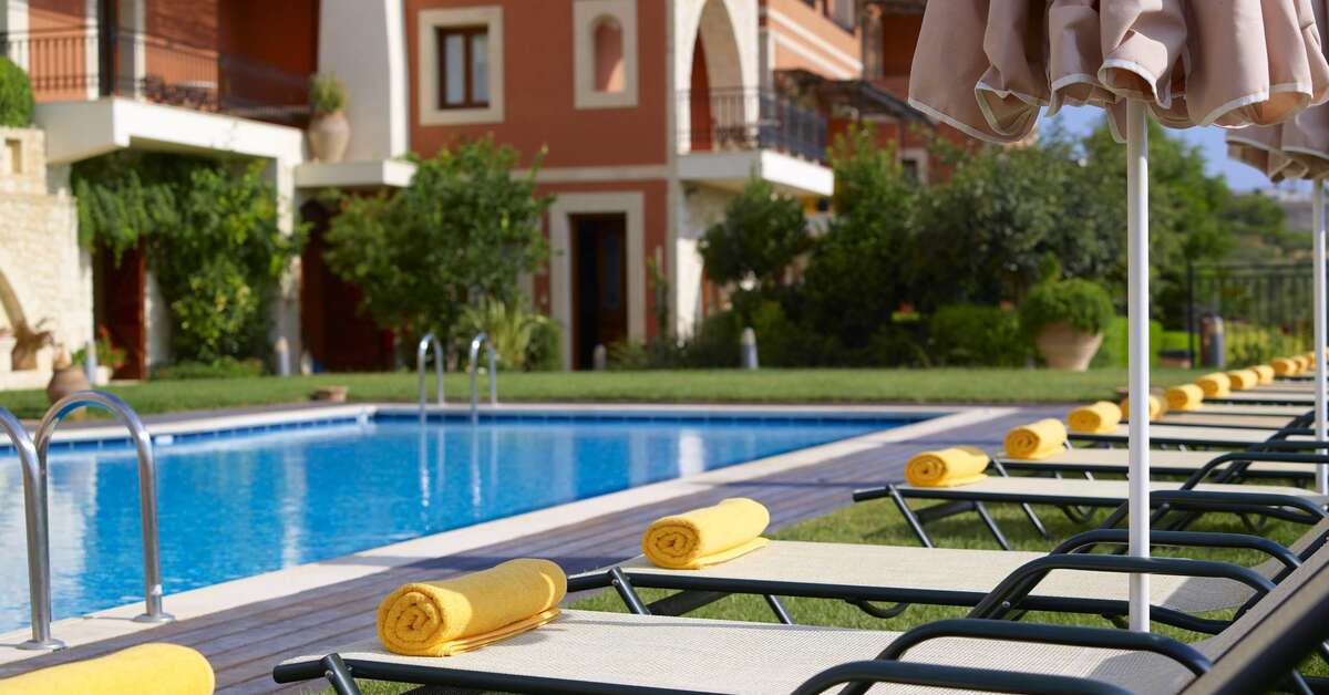 Een foto van het zwembad bij Katalagari Country Suites