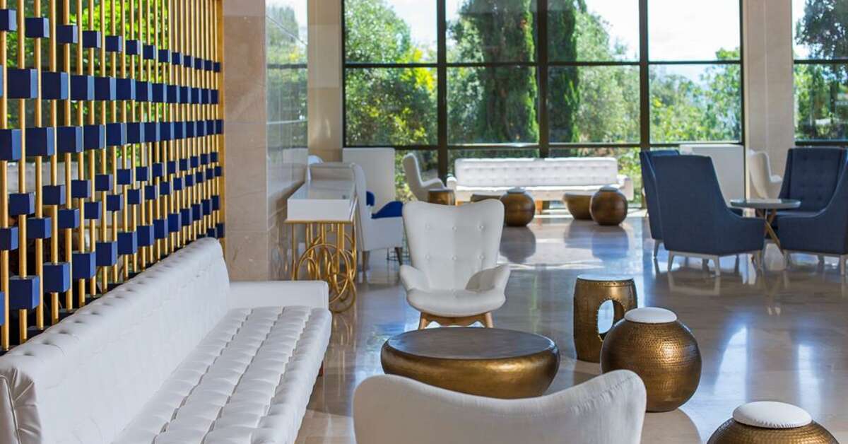 Een foto van het interieur van TUI Blue Atlantica Nissaki Beach
