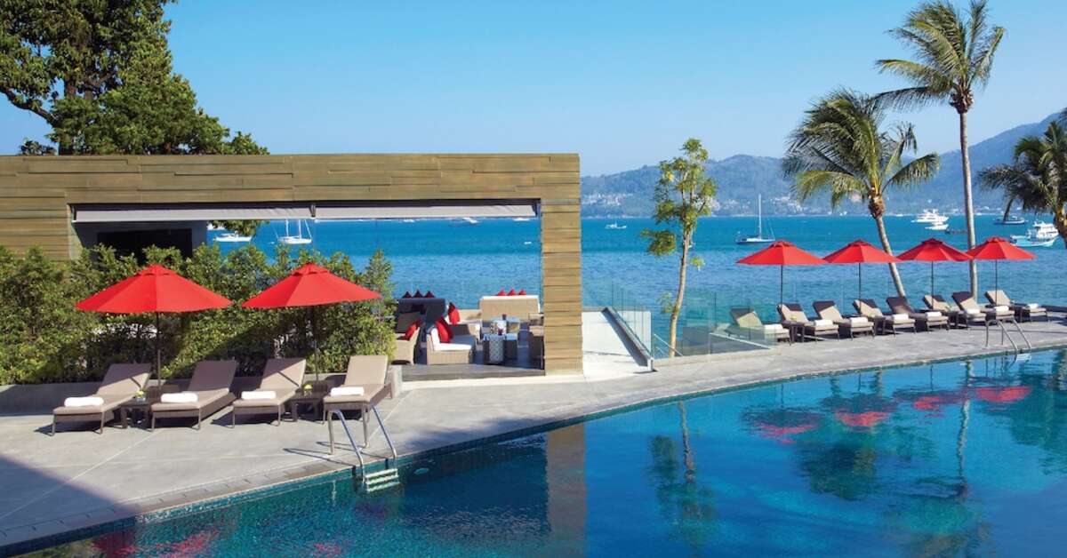 Een foto van het zwembad bij Amari Phuket