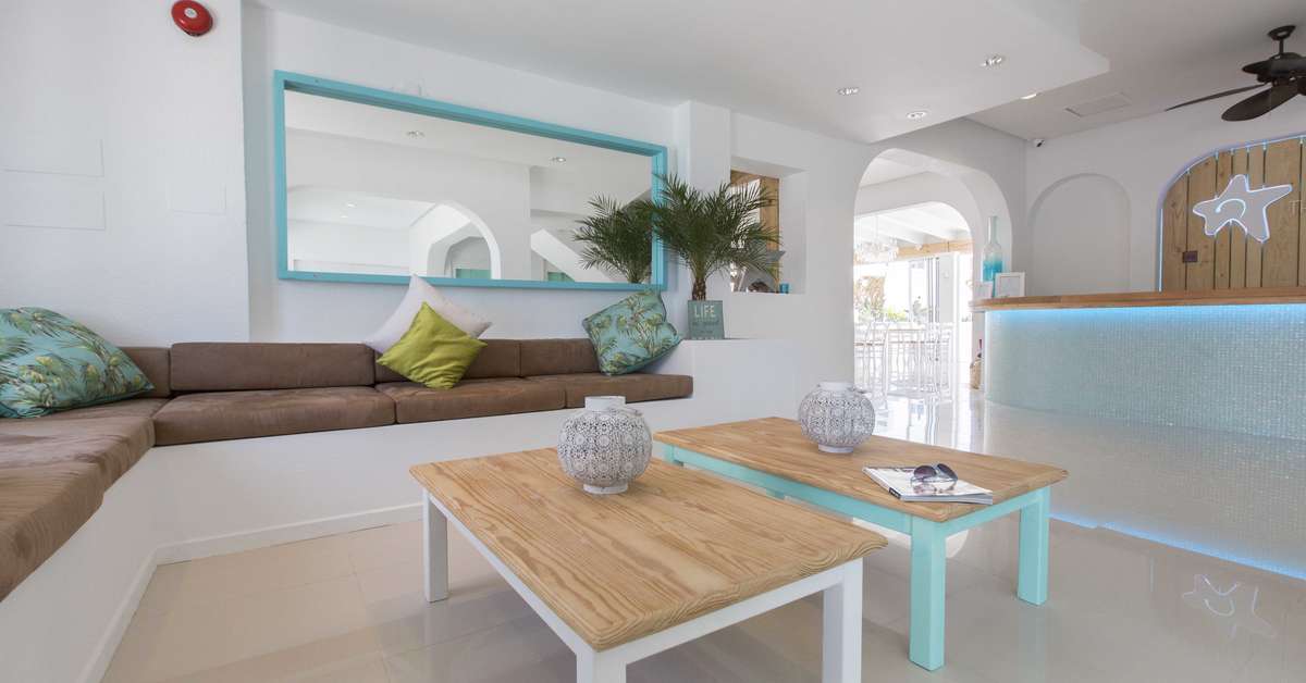Een foto van het interieur van Endlss Beach & Disco Hotel Ibiza