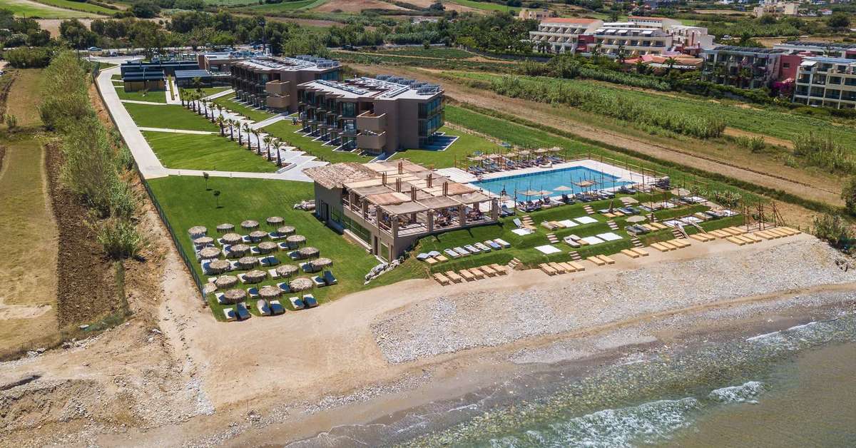 Een foto van het strand bij Kimpton La Mer Resort & Spa