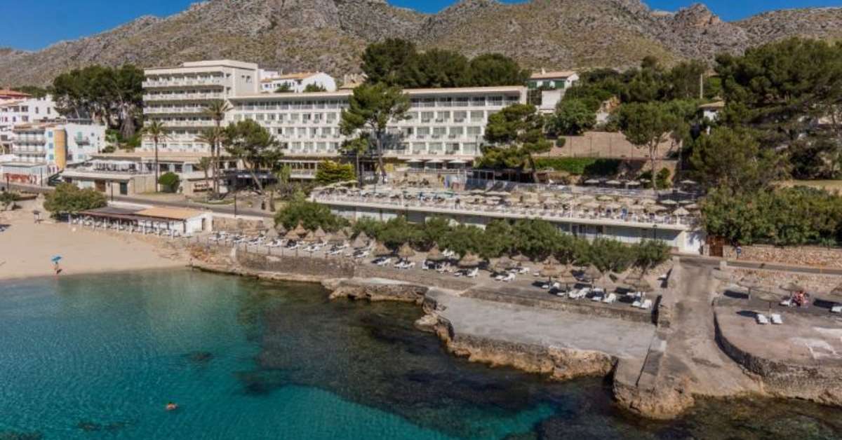 Een foto van het zwembad bij Grupotel Molins