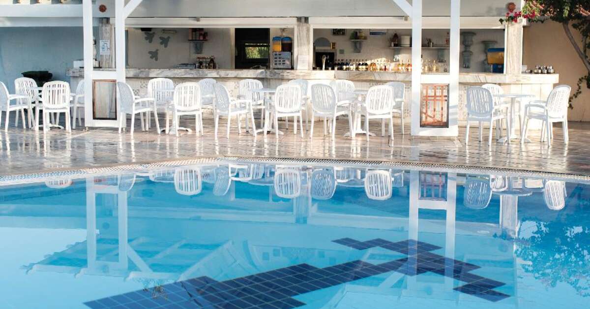 Een foto van het terras bij Atlantis Hotel