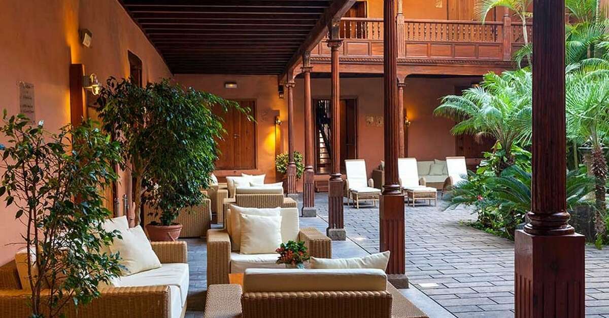 Een foto van het terras bij Hotel La Quinta Roja THe Senses Collection