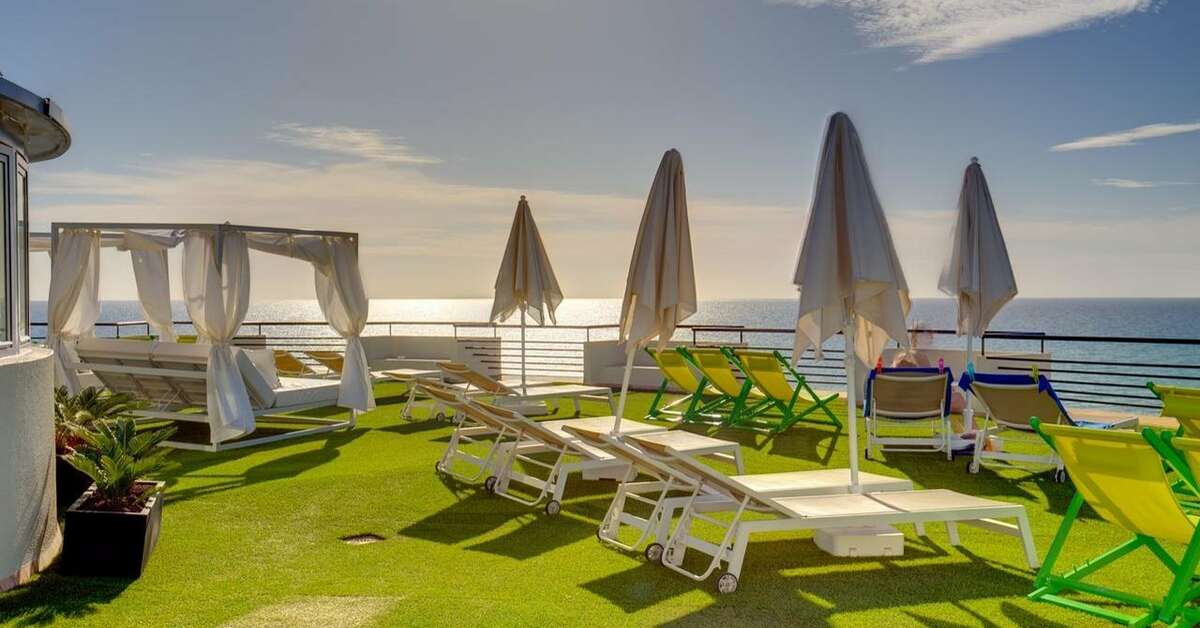 Een foto van het terras bij SBH Crystal Beach Hotel & Suites