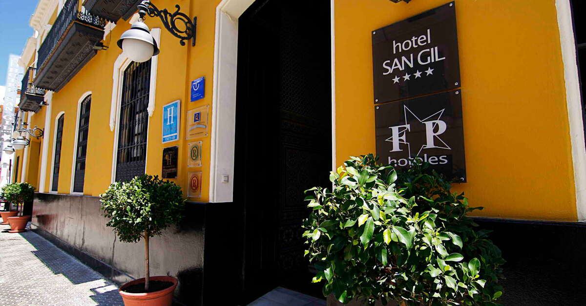 Ein Foto von der Außenansicht des Hotel San Gil