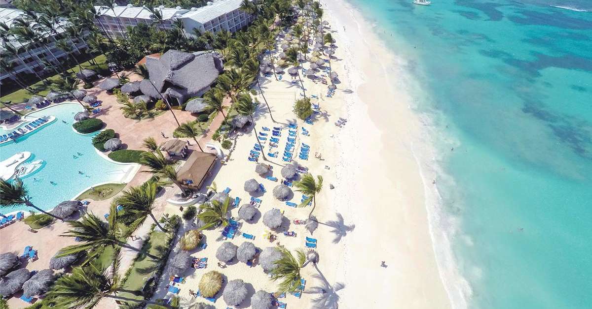 Een foto van het strand bij VIK Hotel Cayena Beach