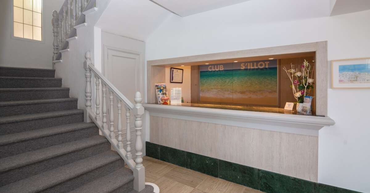 Een foto van het interieur van Hotel Club S'Illot