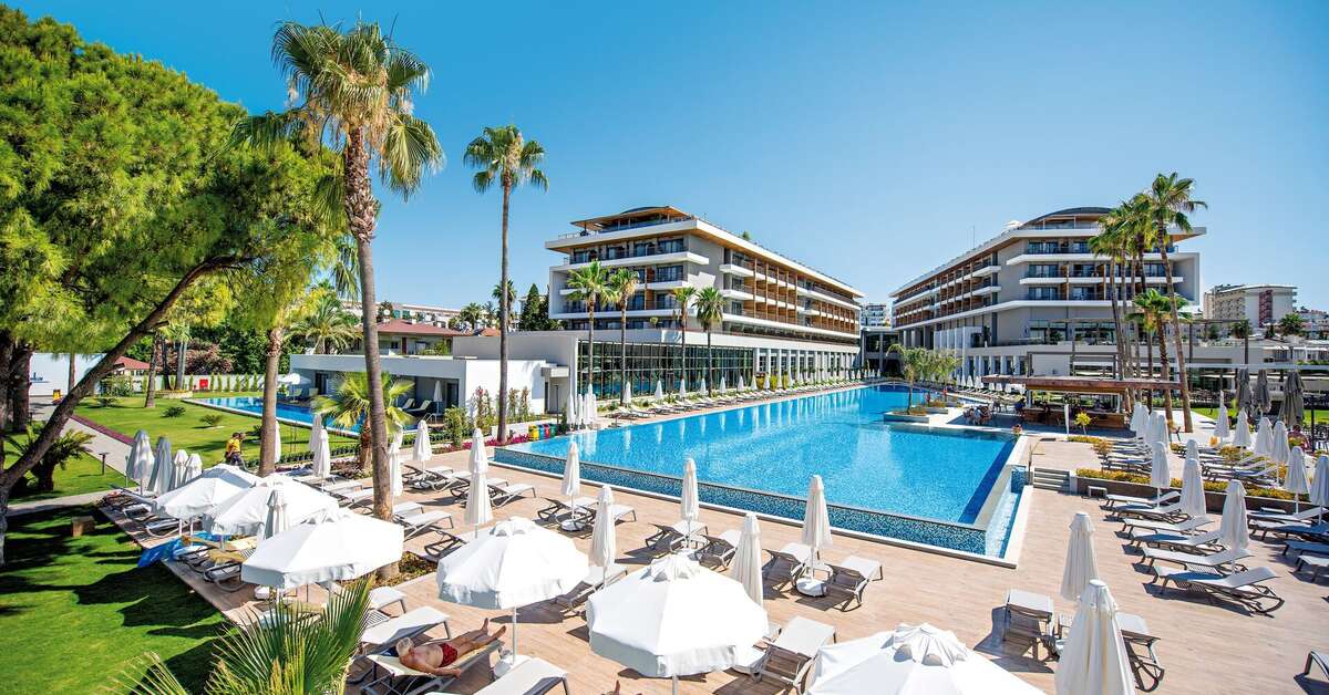 Een foto van een overzicht van Acanthus Cennet Barut Collection
