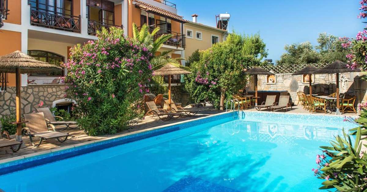 Een foto van het zwembad bij Appartementen Athina