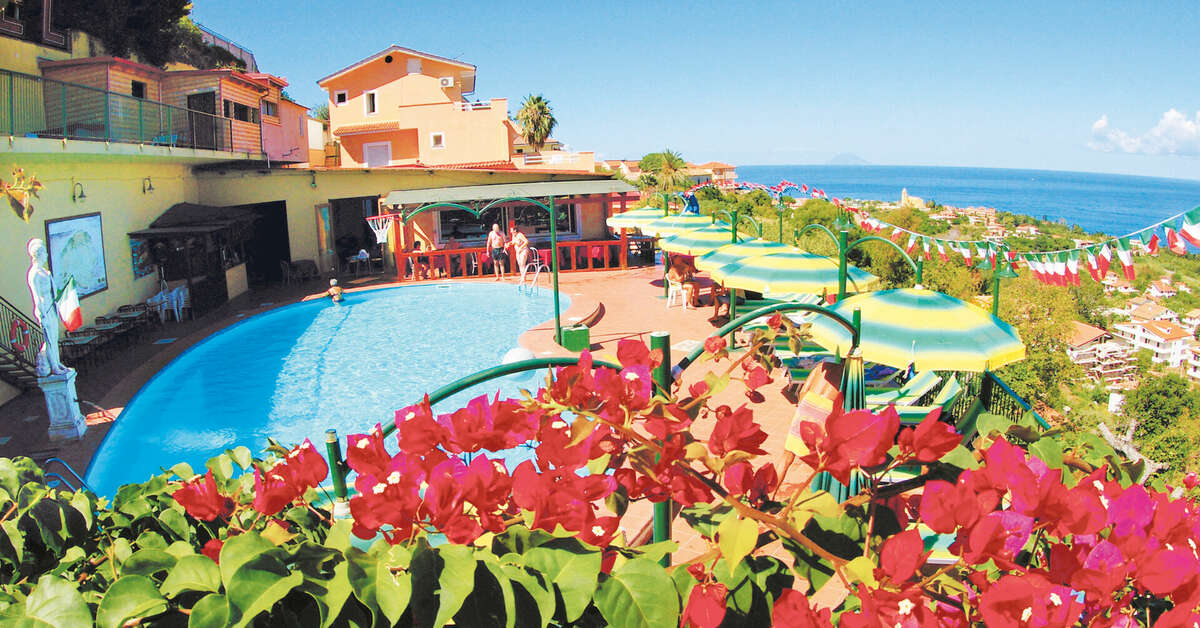 Een foto van het zwembad bij Hotel Orizzonte Blu
