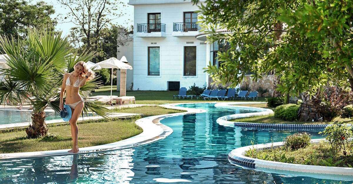 Een foto van het zwembad bij Mitsis Galini Wellness Spa & Resort
