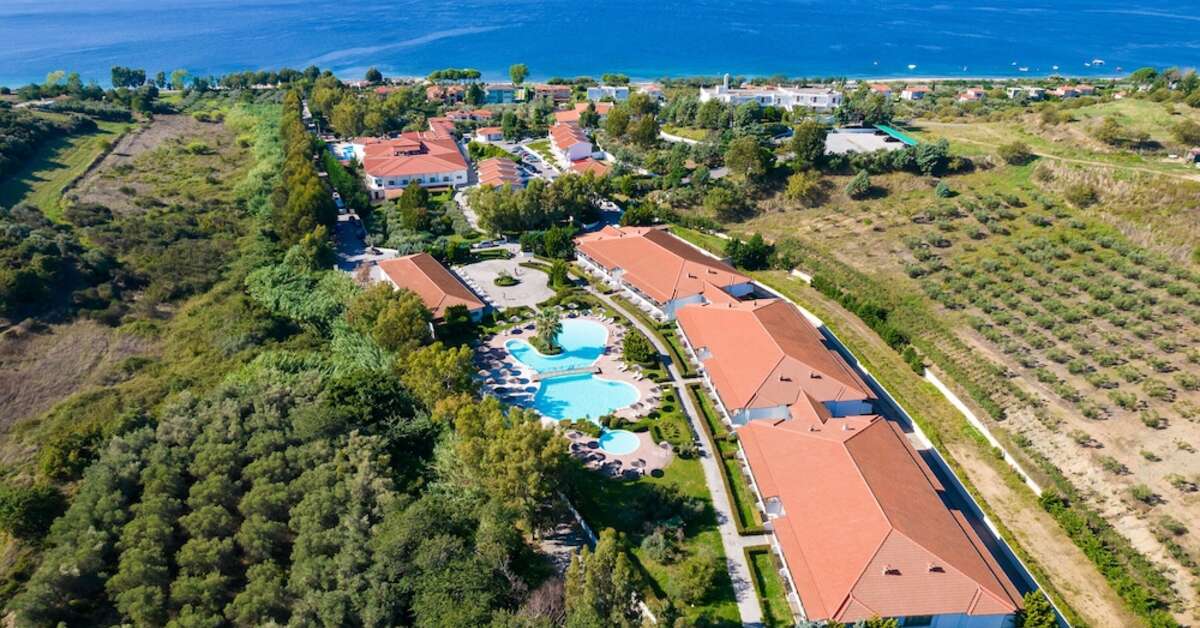 Een foto van het zwembad bij Alexandros Palace Hotel & Suites