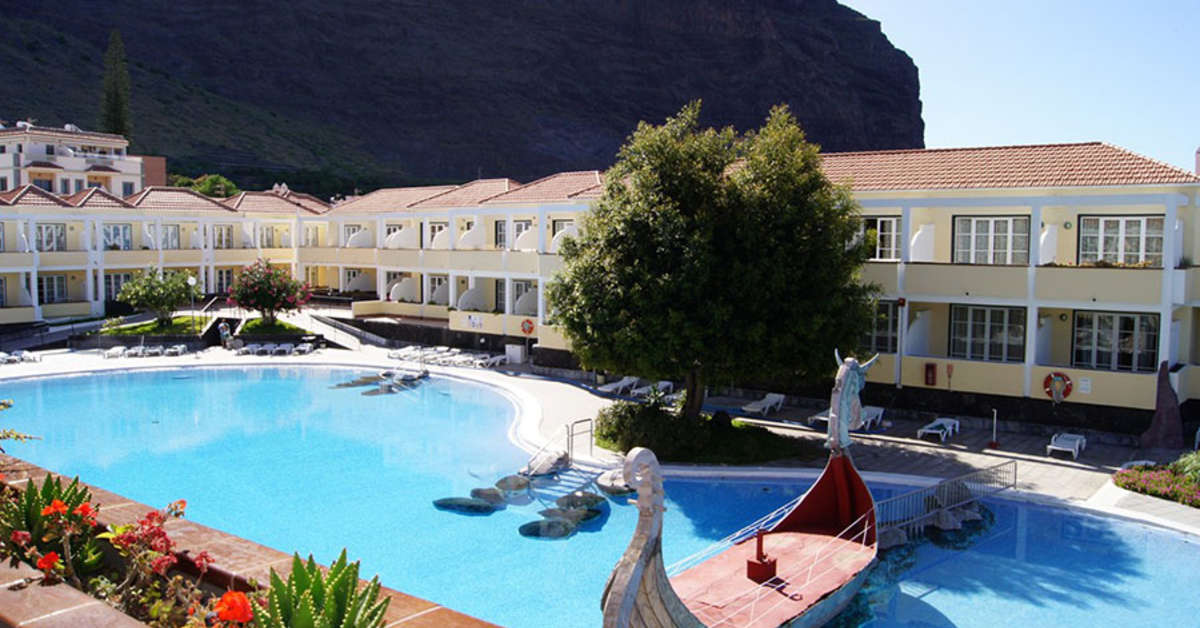 Ein Foto vom Pool im Aparthotel Solvasa Laurisilva