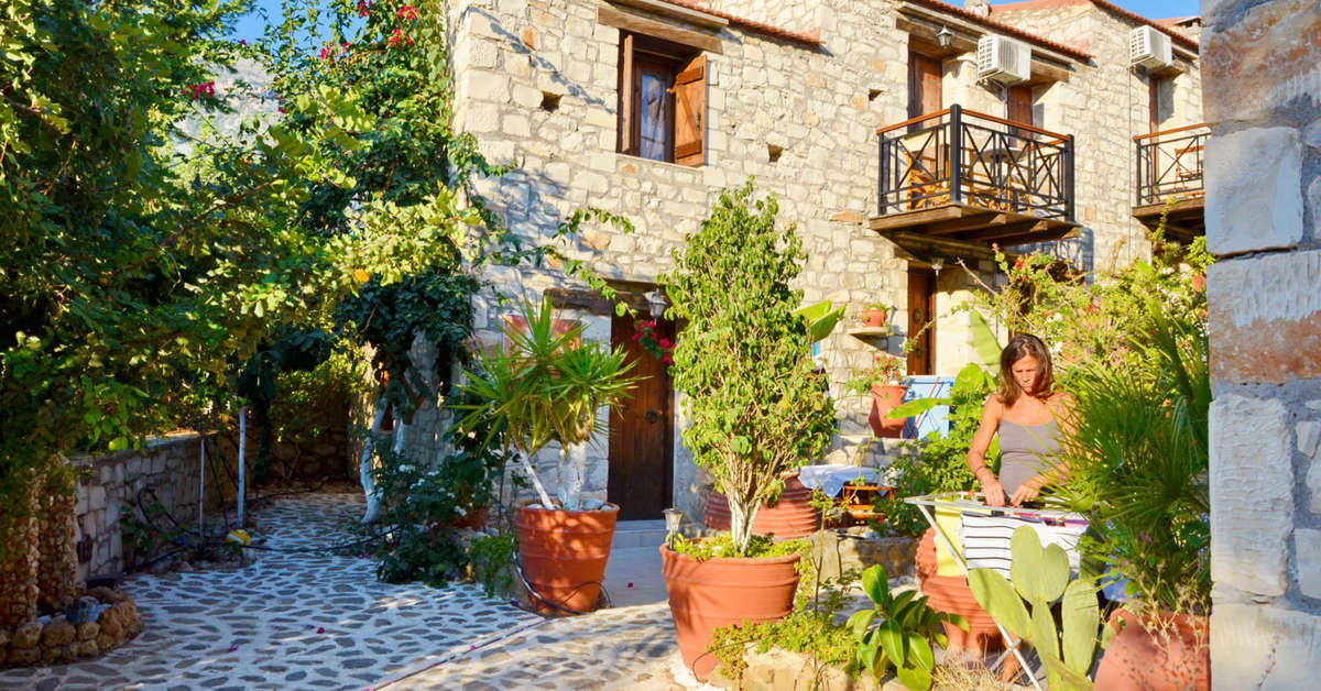Ein Foto von der Außenansicht des Stone Village Petrino Horio