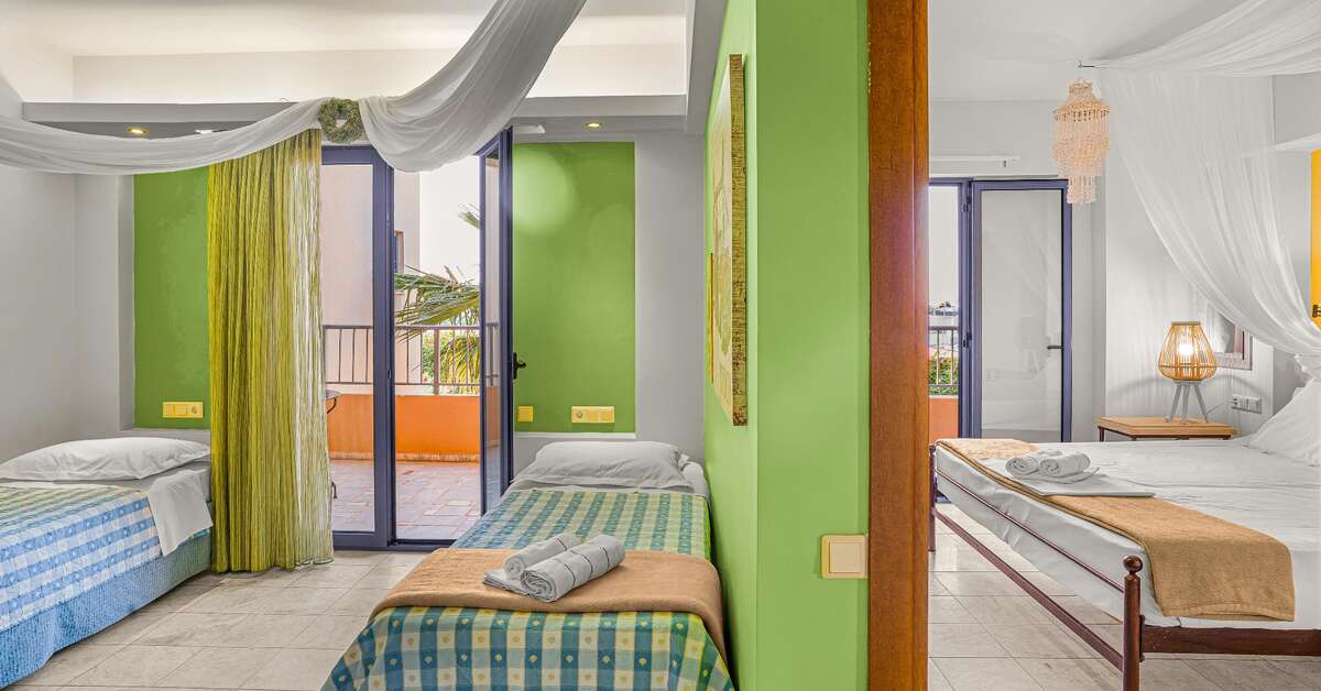 Ein Foto Golden Bay Hotel
